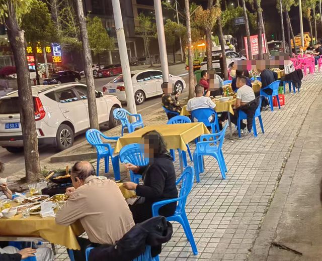 花30万装修店铺被指系违建，营业才一个月被要求限3天拆除；重庆黔江城管：仅是工作通知