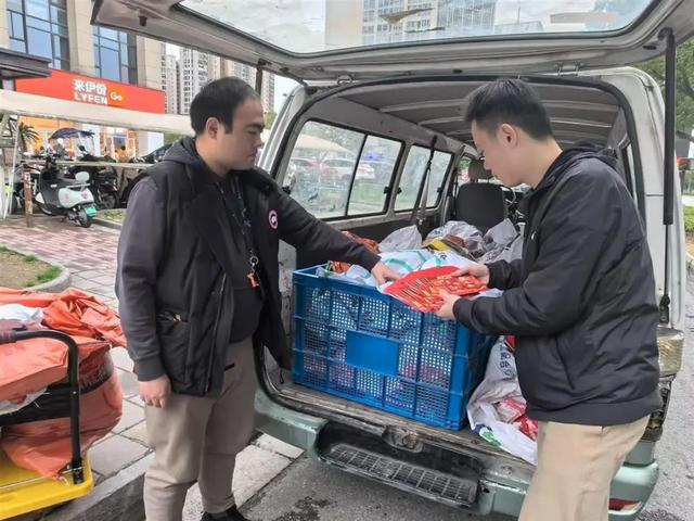 81万件快递竟全是电诈卡片，他已落网！