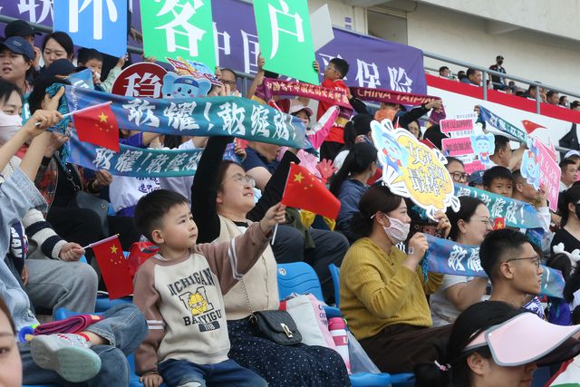 相约新乡 敢耀未来︱太平助力女超联赛 助威热浪掀翻赛场