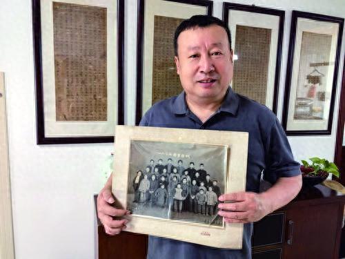 文化中国行 | 西安一摄影师收藏历时百年5000张民间家庭影像，被称“民间影像档案守护者”