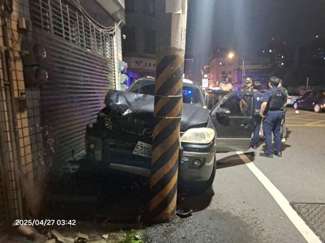 今日凌晨，台湾街头突发大乱斗，有18个人当街火拼，详情曝出