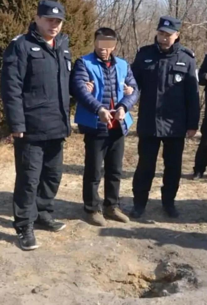 “三姐妹被大伯炸死”案二审开庭，大伯坟头作案，作案手段很离奇