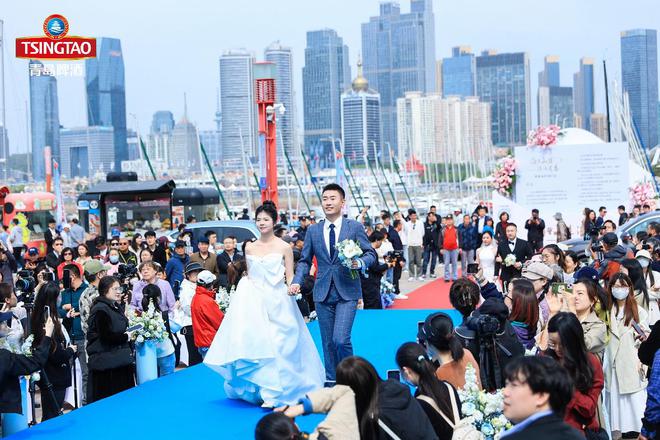 浪漫之城 啤酒之都 你说天长 我就递酒 青岛啤酒为“爱”定制专属浪漫