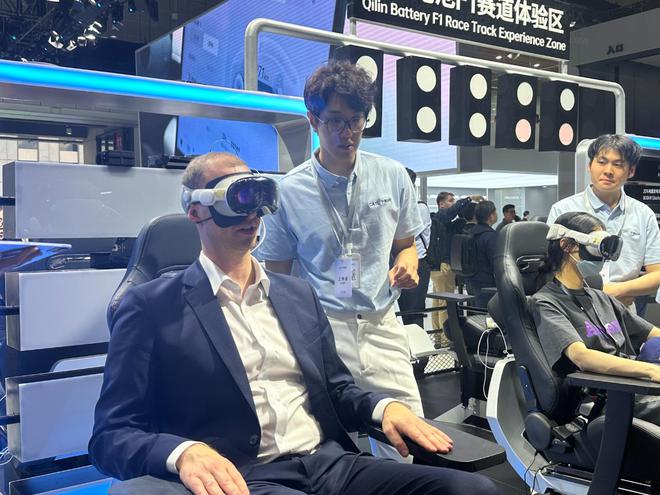 上海车展观察：在AI浪潮下，行业变革与机遇并存
