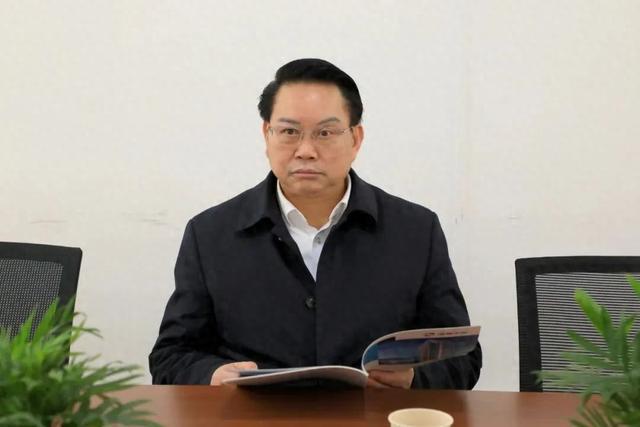 厅长李明生，主动交代问题