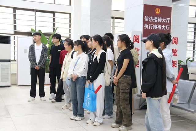 院校携手 共筑法治梦——南阳宛城区法院开展公众开放日活动