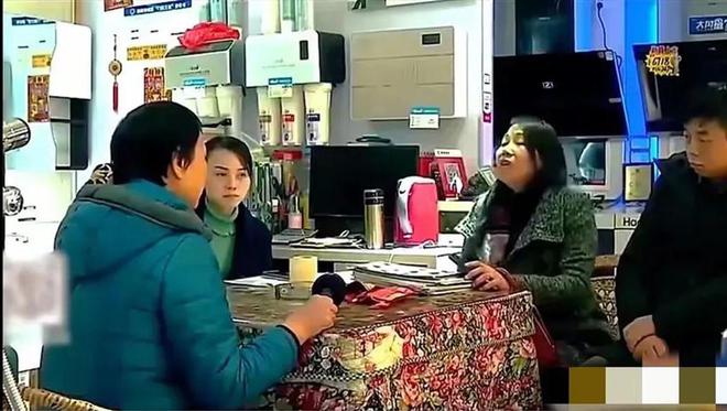 女儿过得很幸福，母亲却逼女儿离婚，母亲：闺女过得好，我受不了