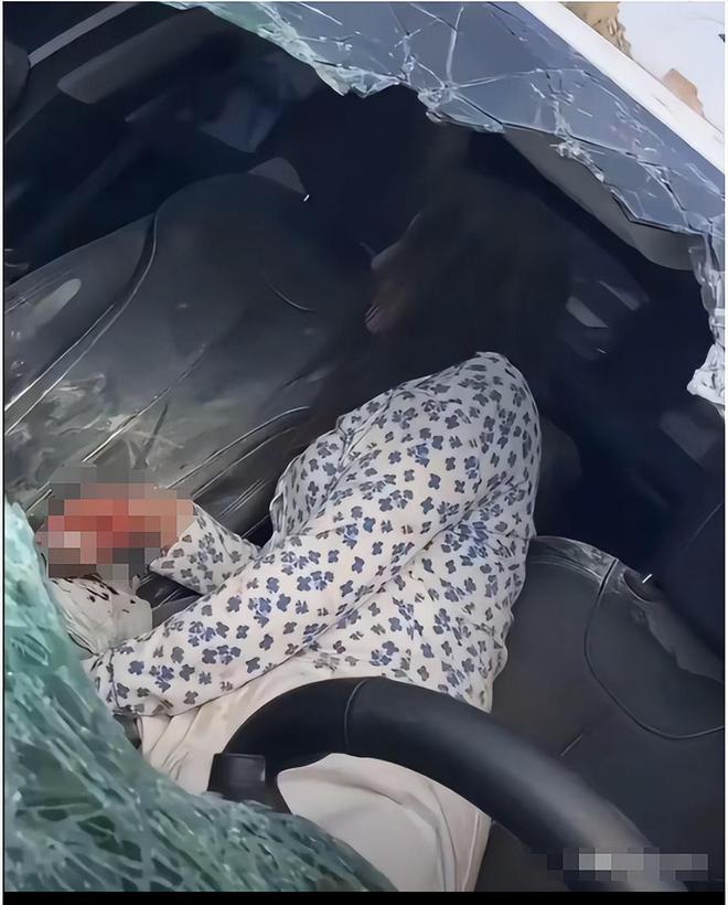 原配堵小三后续：小三正脸照被曝，长得挺漂亮，有更多内幕曝出