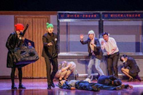 爆笑暴击！沈腾马丽成名作《乌龙山伯爵》空降郑州！