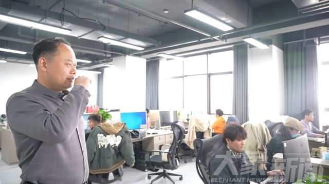 河南检察官成5千万粉丝网红，对话“听风的蚕”：粉丝越清醒我越自信