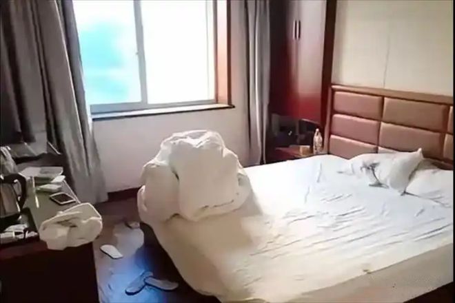 湖南13岁女孩，被17岁网恋男友杀害！女孩被杀过程曝出，网友唏嘘