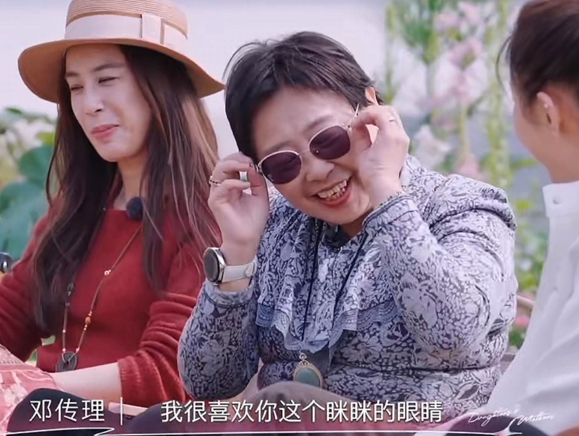 黄圣依与妈妈相处模式好窒息 令网友们感到困惑