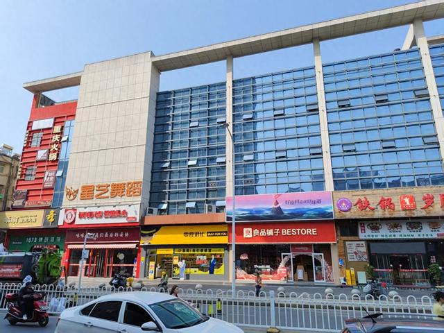 商业楼评估价7100万流拍，被作价5400万抵债；业主疑惑：首次法拍为啥要降价？