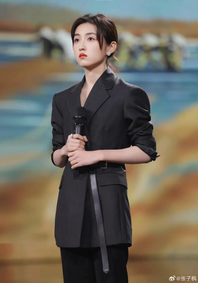 河南籍女演员张子枫任电影节评委！新电影亮相戛纳，舒淇、林志玲竖大拇指点赞
