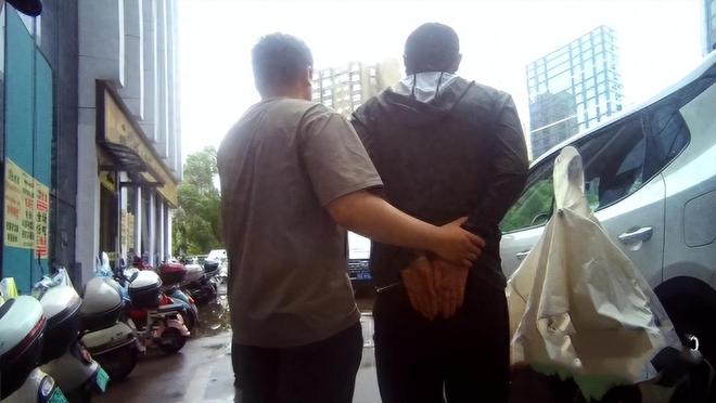 女子找“老中医”在线问诊，却让女子钱财尽失，“老中医”被抓获