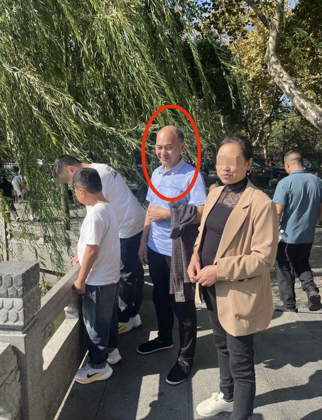 重庆一男子离奇失踪俩月，十几个监控没拍到他离家的画面，很诡异