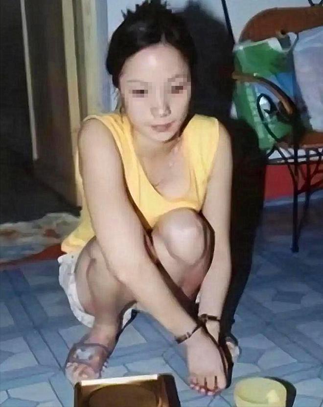 一女子甩掉前夫，给小10岁新男友买车买房！骗钱上亿银行都崩溃