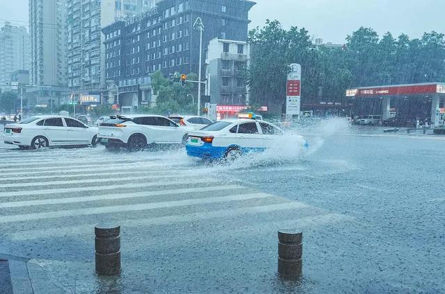 南方今年以来最强降雨要来了 暴雨灾害风险高