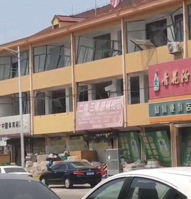山东高密一化工厂突发爆炸，3公里内有商户窗户变形；应急部门：已介入处置