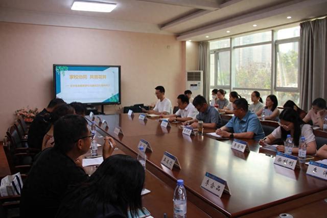 郑州市第四十八中学举行班主任家校沟通经验交流会