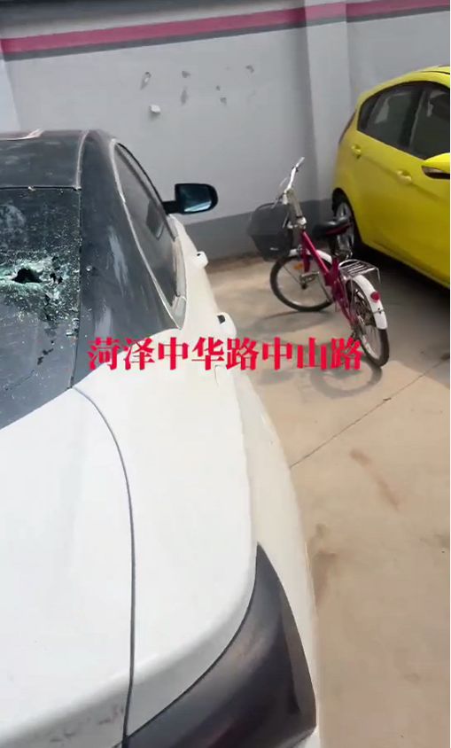 车主发视频“夜晚路边20多辆车被砸玻璃”，称案件告破正协商赔偿