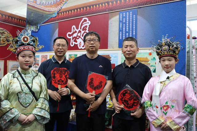 郑州美术学科校本课程观摩展示刚结束，有人已经期待第七届啦