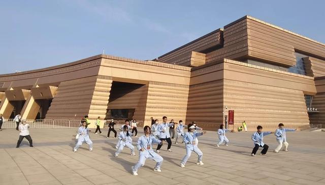 濮阳医专与翔宇医疗携手开展校企合作体验日活动