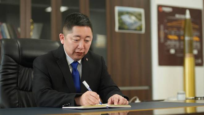 推动乳业高质量发展，飞鹤副总裁孙建国获黑龙江省五一劳动奖章