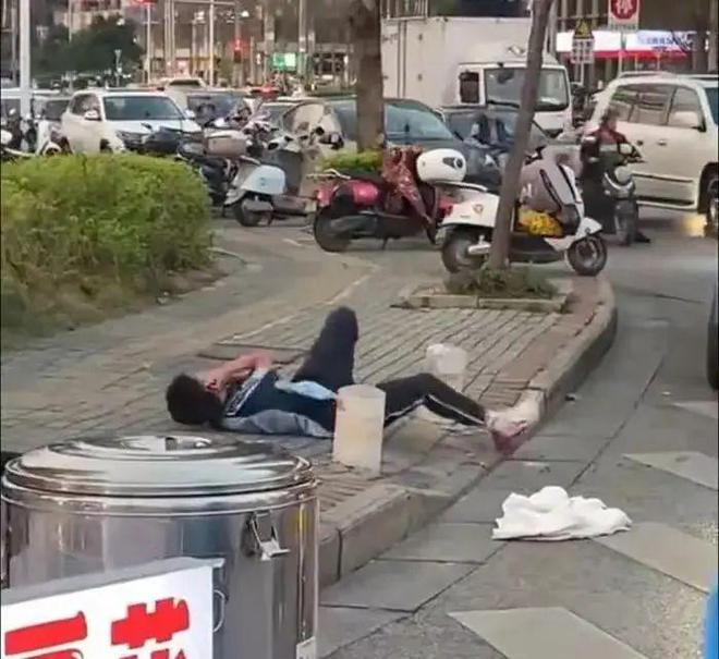 4岁女童被蜜蜂蜇死，从被蜇到去世仅一个半小时，蜜蜂究竟有多毒