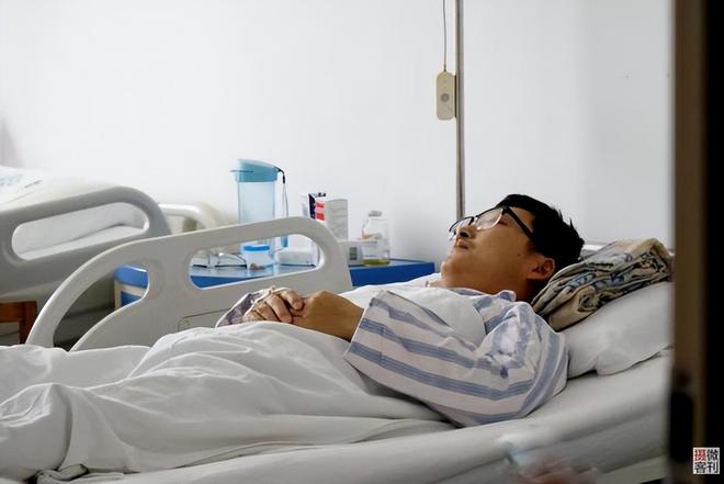 男子车祸住院15个月，朋友独自伺候却被起诉，详情曝出，网友爆评