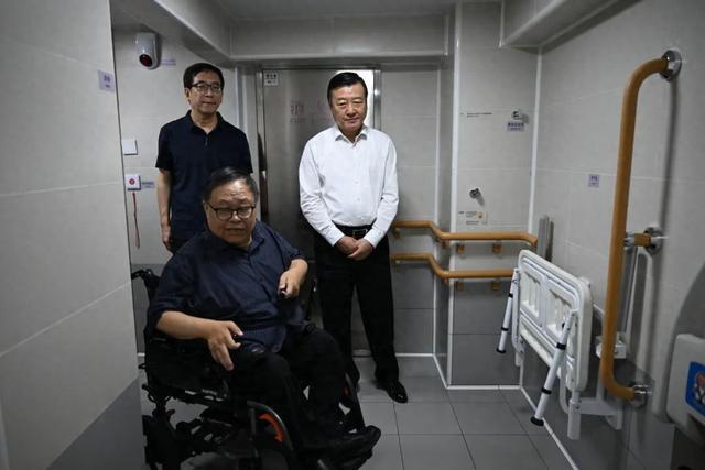 倪虹调研北京无障碍环境建设，关注民生热点