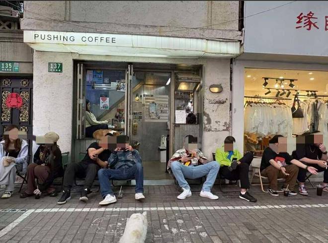 《上海街头采访》：小资幽默引爆年度话题