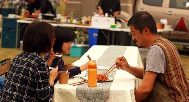 六一节，李亚鹏有了大动作，他将把花费上亿元的幼儿园无偿移交了