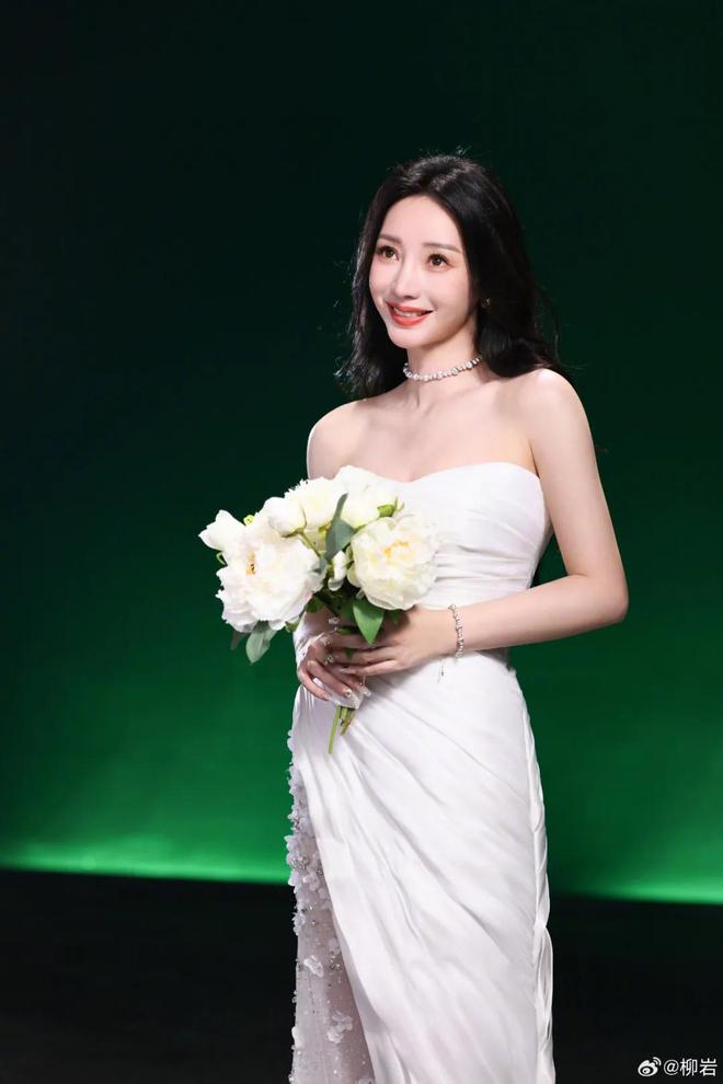 女明星柳岩突然发文：早去医院早解脱！网友了解实情后不乐意了