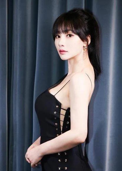女明星柳岩突然发文：早去医院早解脱！网友了解实情后不乐意了