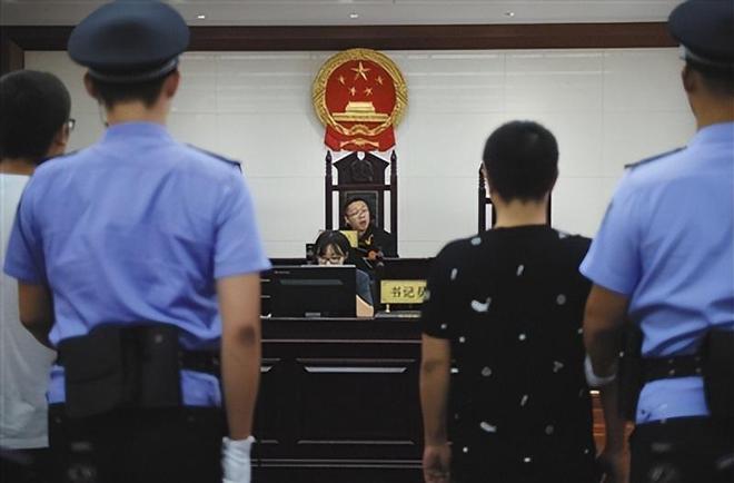 3岁女童被虐致死案二审，生父想换罪名，其女友想捐献遗体器官