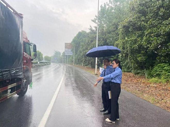 摩的司机被残杀，12年后发现一嫌疑人，嫌疑人：我是捡刀自卫