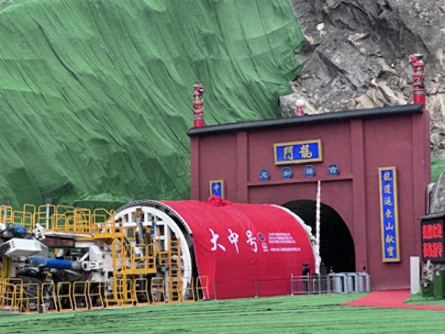 湖南鸡脚山探明4.9亿吨锂矿，大中矿业或将逆袭成行业黑马