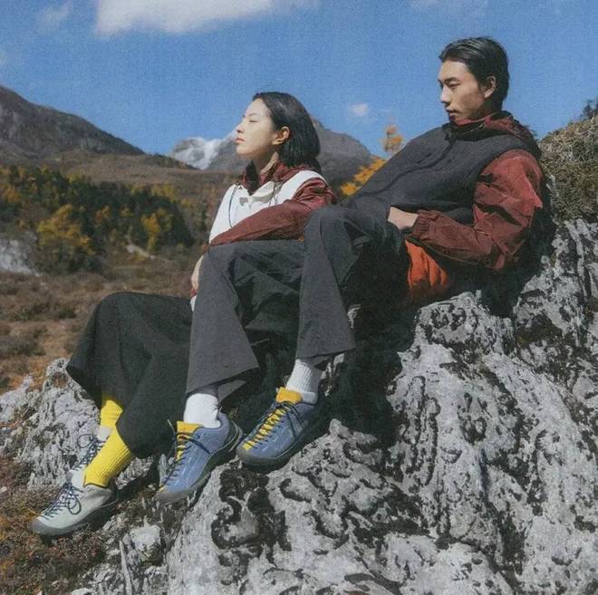 年轻人用丑鞋掀起全球时尚革命