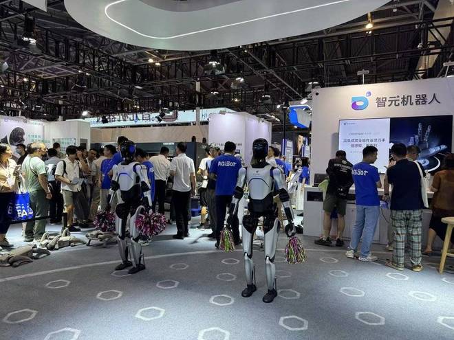 上海WAIC：800展商争做“下一个黄仁勋”