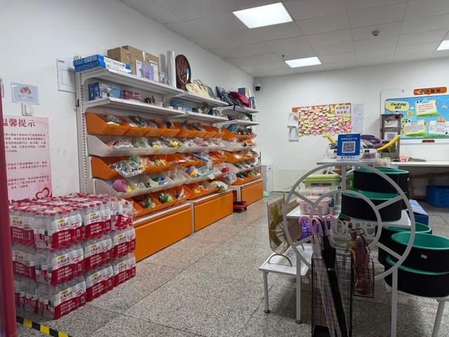 “幸运星”小店助力孤独症青年跨越就业断层
