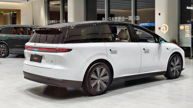理想i8发布会：科技与未来出行的完美融合？