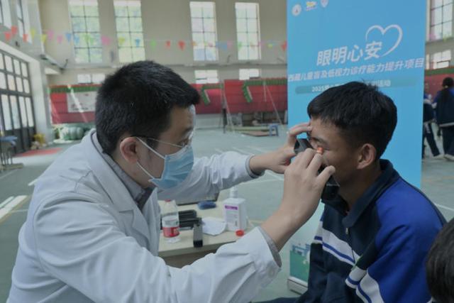 “AI换脸诈骗频发，如何守护你的数字身份？”