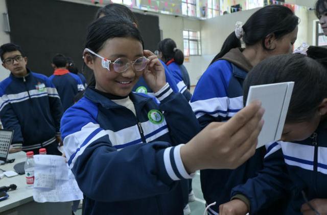 “AI换脸诈骗频发，如何守护你的数字身份？”
